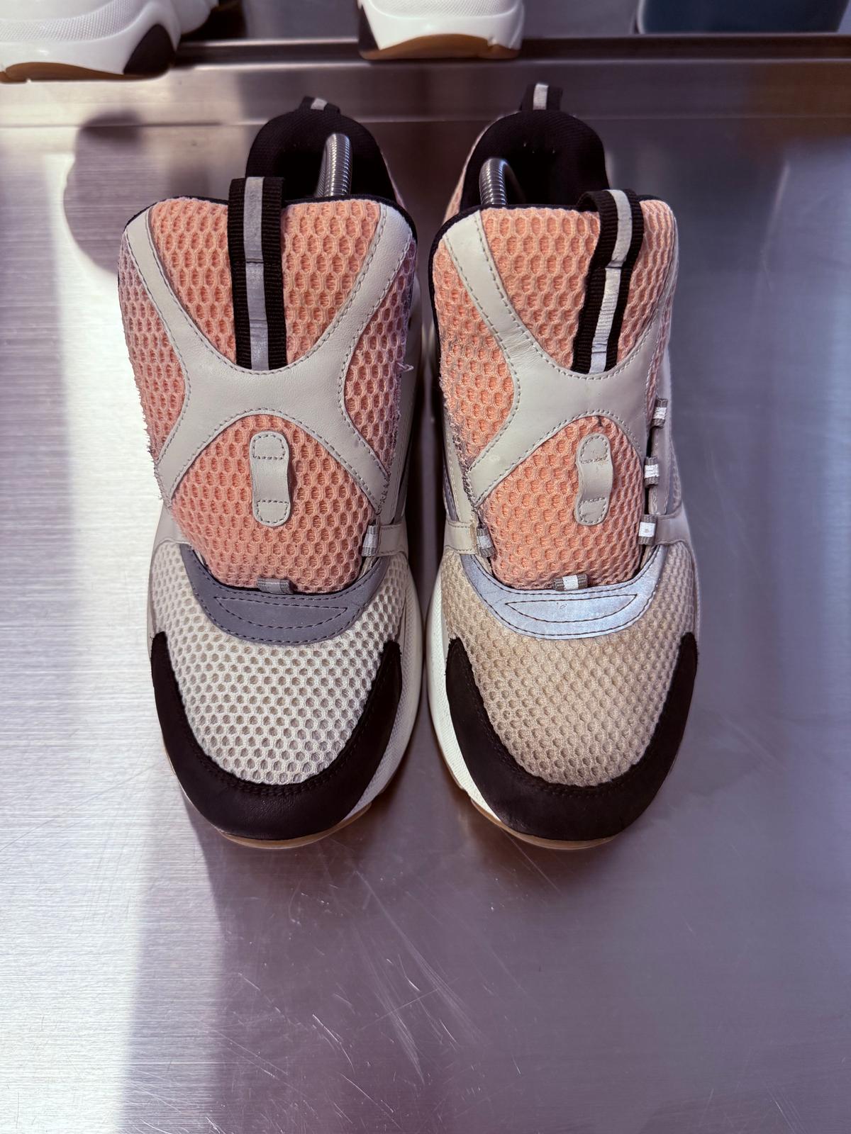 Sneaker cleaning